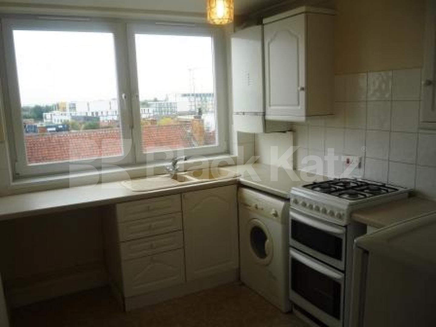 			2 Bedroom, 1 bath, 1 reception Flat			 Campsbourne Road, HORNSEY