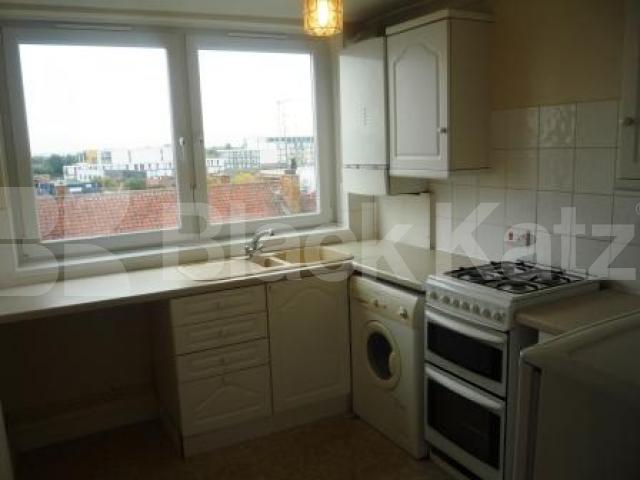 			2 Bedroom, 1 bath, 1 reception Flat			 Campsbourne Road, HORNSEY