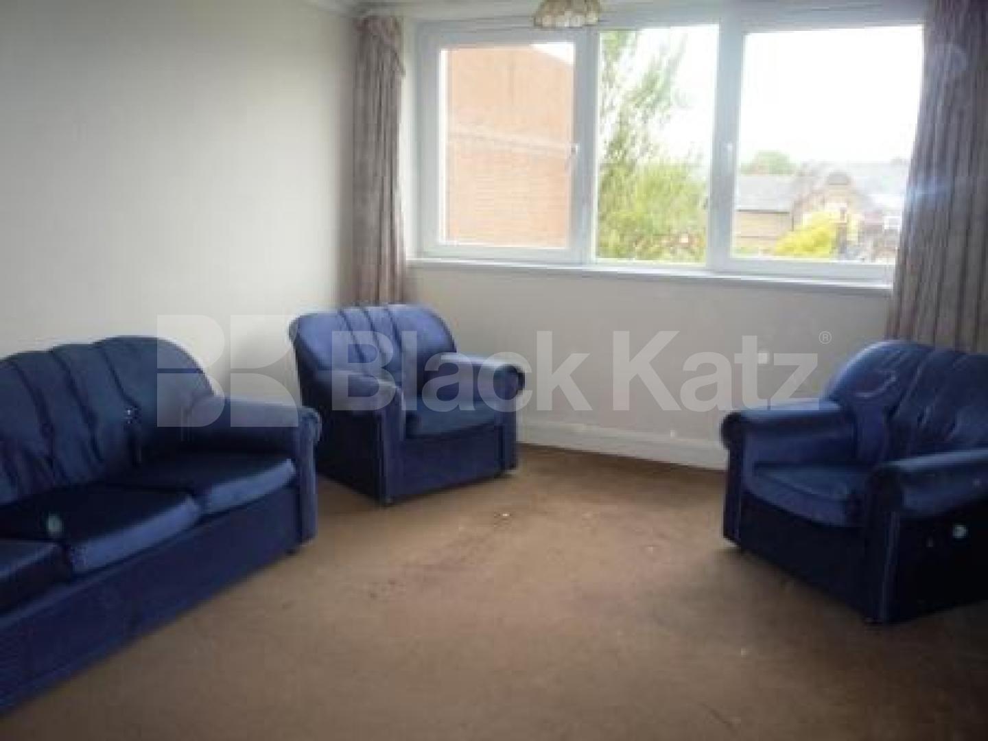 			2 Bedroom, 1 bath, 1 reception Flat			 Campsbourne Road, HORNSEY