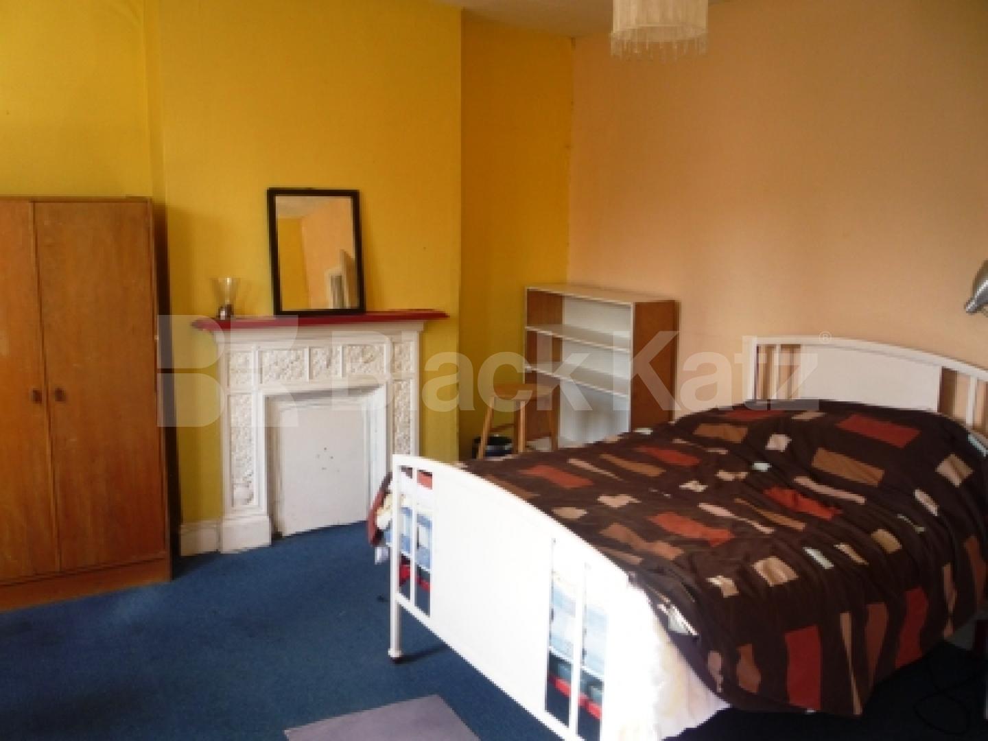 			4 Bedroom, 1 bath, 1 reception House			 Courcy Road, TURNPIKE LANE
