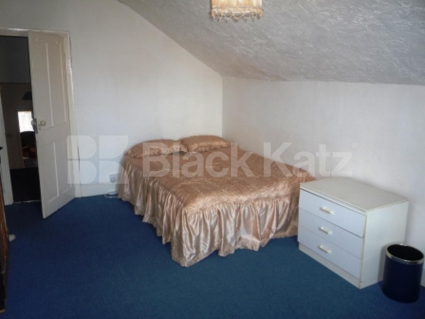 			4 Bedroom, 1 bath, 1 reception House			 Courcy Road, TURNPIKE LANE