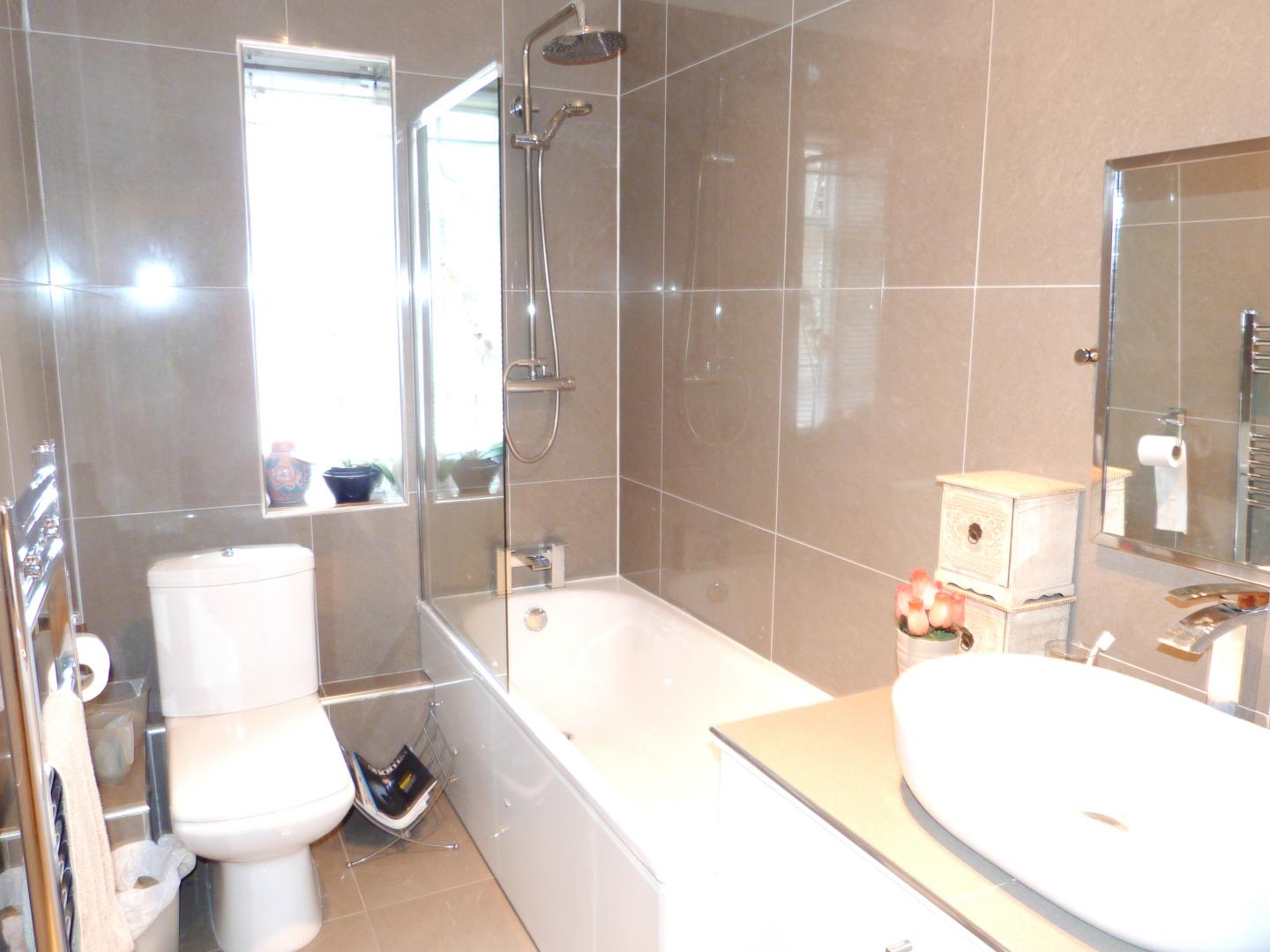 			LET, 2 Bedroom, 1 bath, 1 reception Apartment			 Dudley Court, Finchley Road, Hampstead Garden Suburb