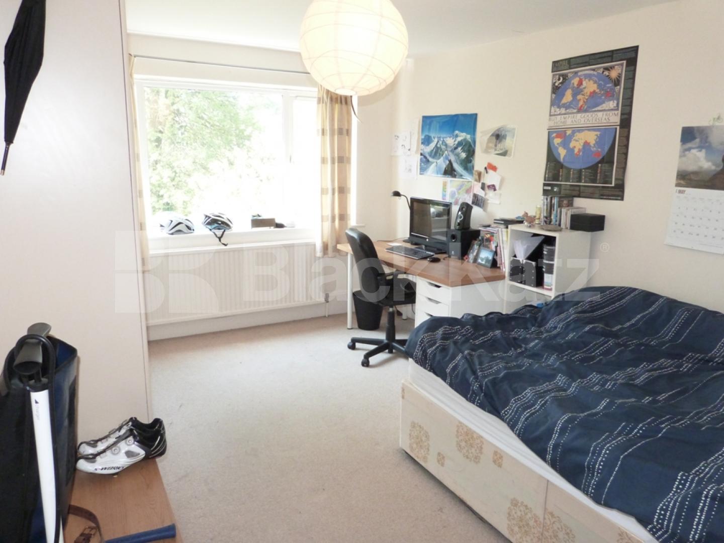 			2 Bedroom, 1 bath, 1 reception Flat			 Queens Avenue, MUSWELL HILL