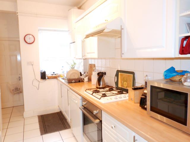 			LET, 2 Bedroom, 1 bath, 1 reception Apartment			 Dudley Court, Finchley Road, Hampstead Garden Suburb