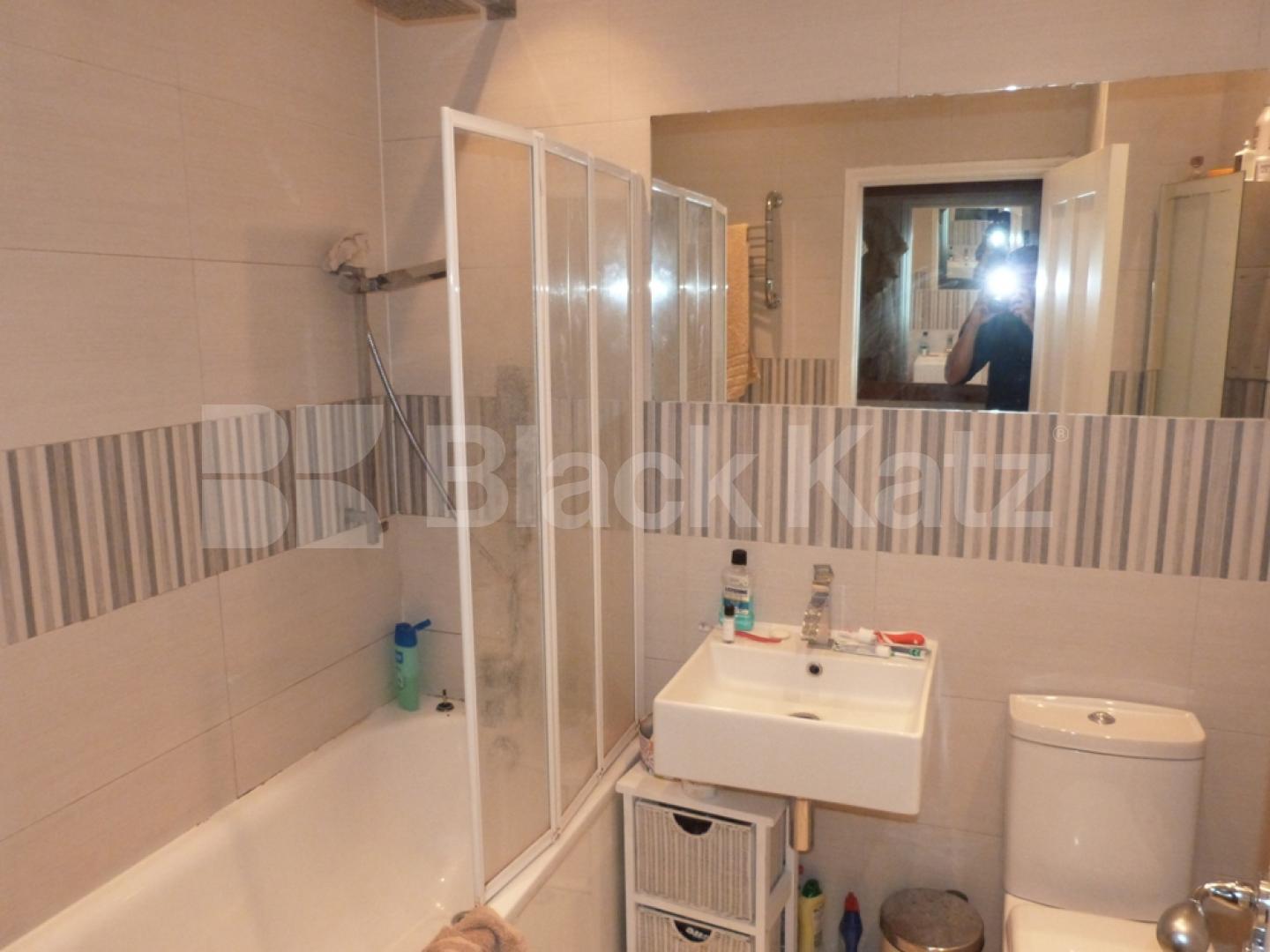 			2 Bedroom, 1 bath, 1 reception Flat			 CRESCENT ROAD, CROUCH END