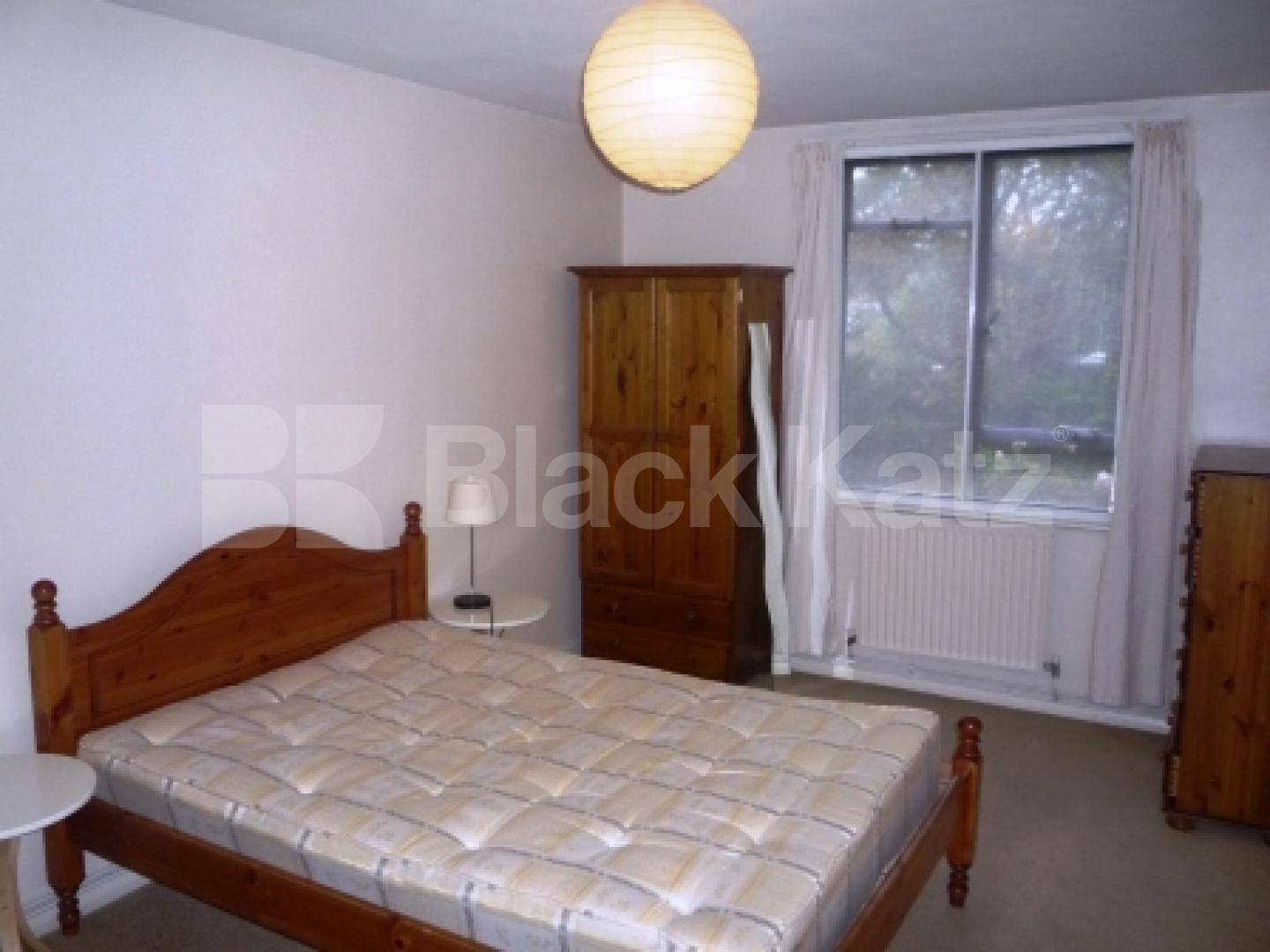 			1 Bedroom, 1 bath, 1 reception Flat			 Muswell Hill, MUSWELL HILL