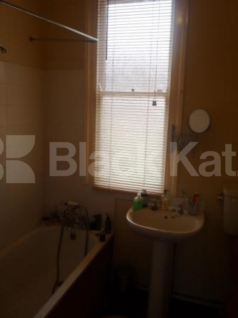 			1 Bedroom, 1 bath, 1 reception Flat			 Baden Road, CROUCH END N8