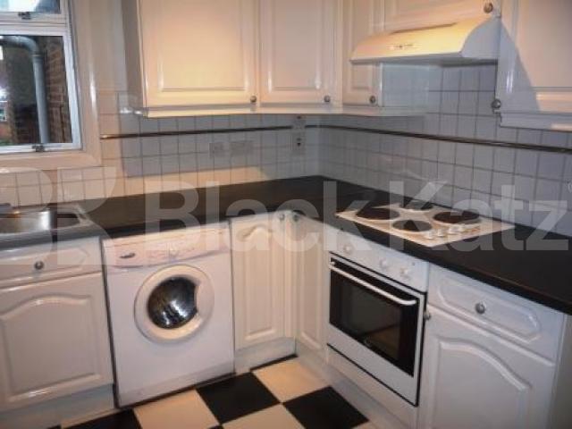 			2 Bedroom, 1 bath, 1 reception Flat			 Linzee Road, CROUCH END