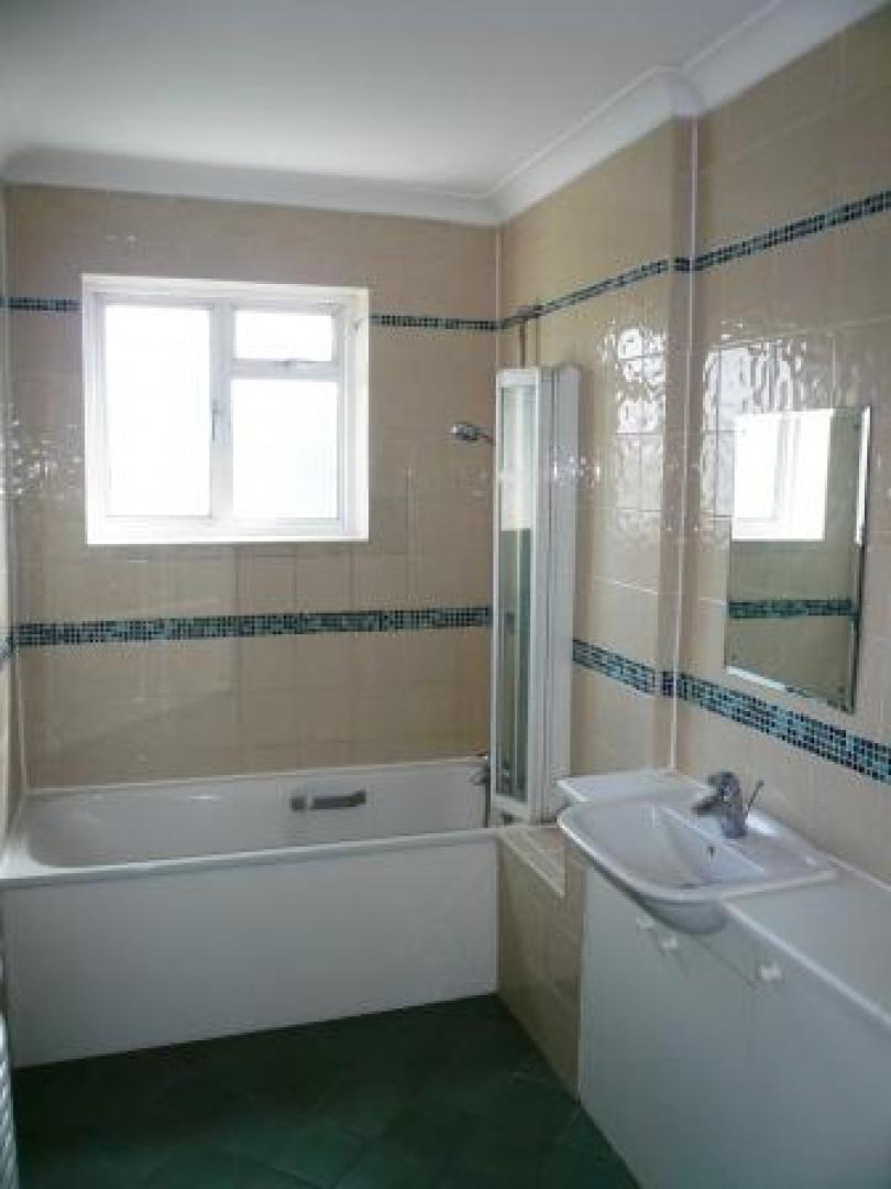 			3 Bedroom, 1 bath, 1 reception Flat			 Compayne Gardens, WEST HAMPSTEAD