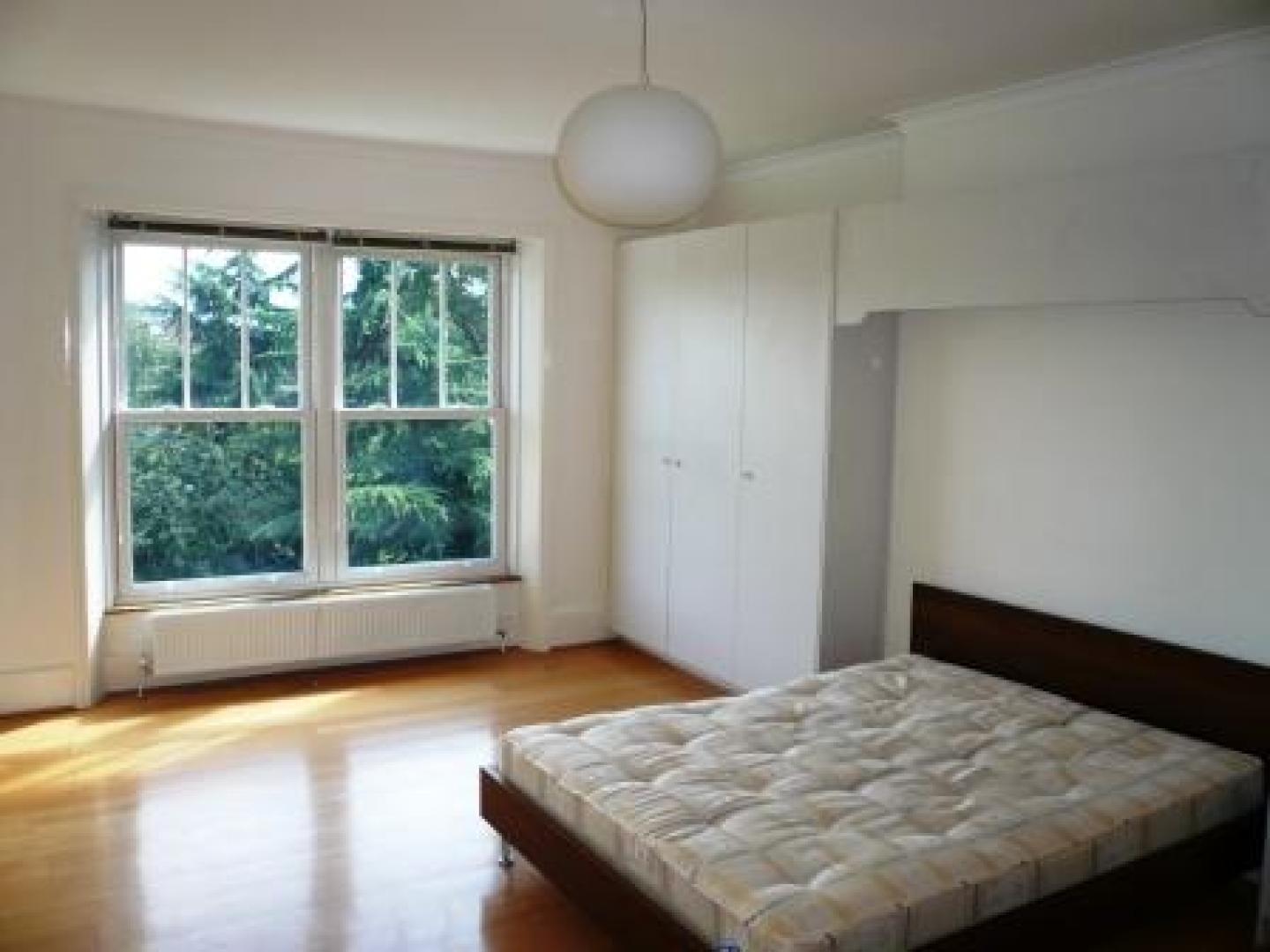 			3 Bedroom, 1 bath, 1 reception Flat			 Compayne Gardens, WEST HAMPSTEAD