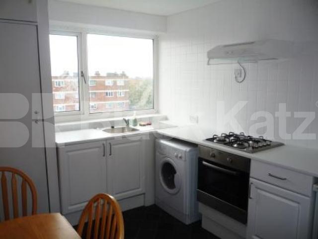 			2 Bedroom, 1 bath, 1 reception Flat			 Lordship Lane, WOOD GREEN