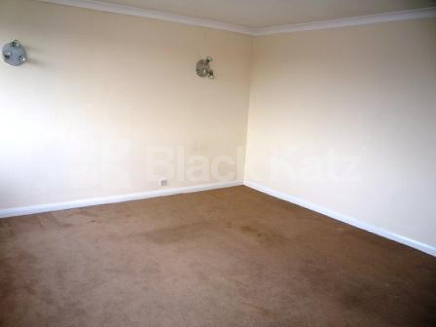 			2 Bedroom, 1 bath, 1 reception Flat			 Lordship Lane, WOOD GREEN