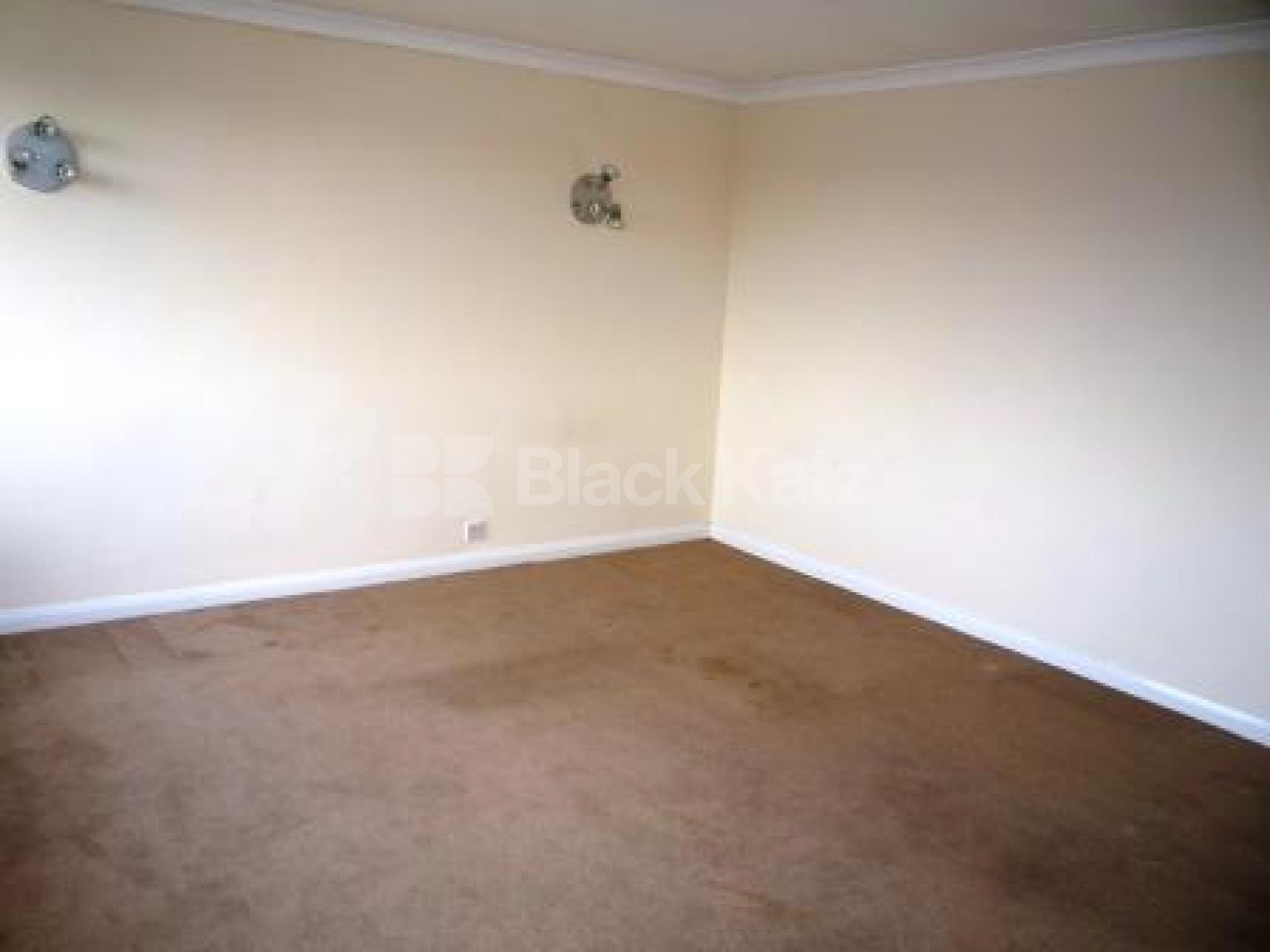 			2 Bedroom, 1 bath, 1 reception Flat			 Lordship Lane, WOOD GREEN N22