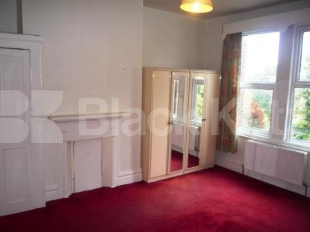 			NEW INSTRUCTION!, 2 Bedroom, 1 bath, 1 reception Flat			 Redston Road, CROUCH END N8