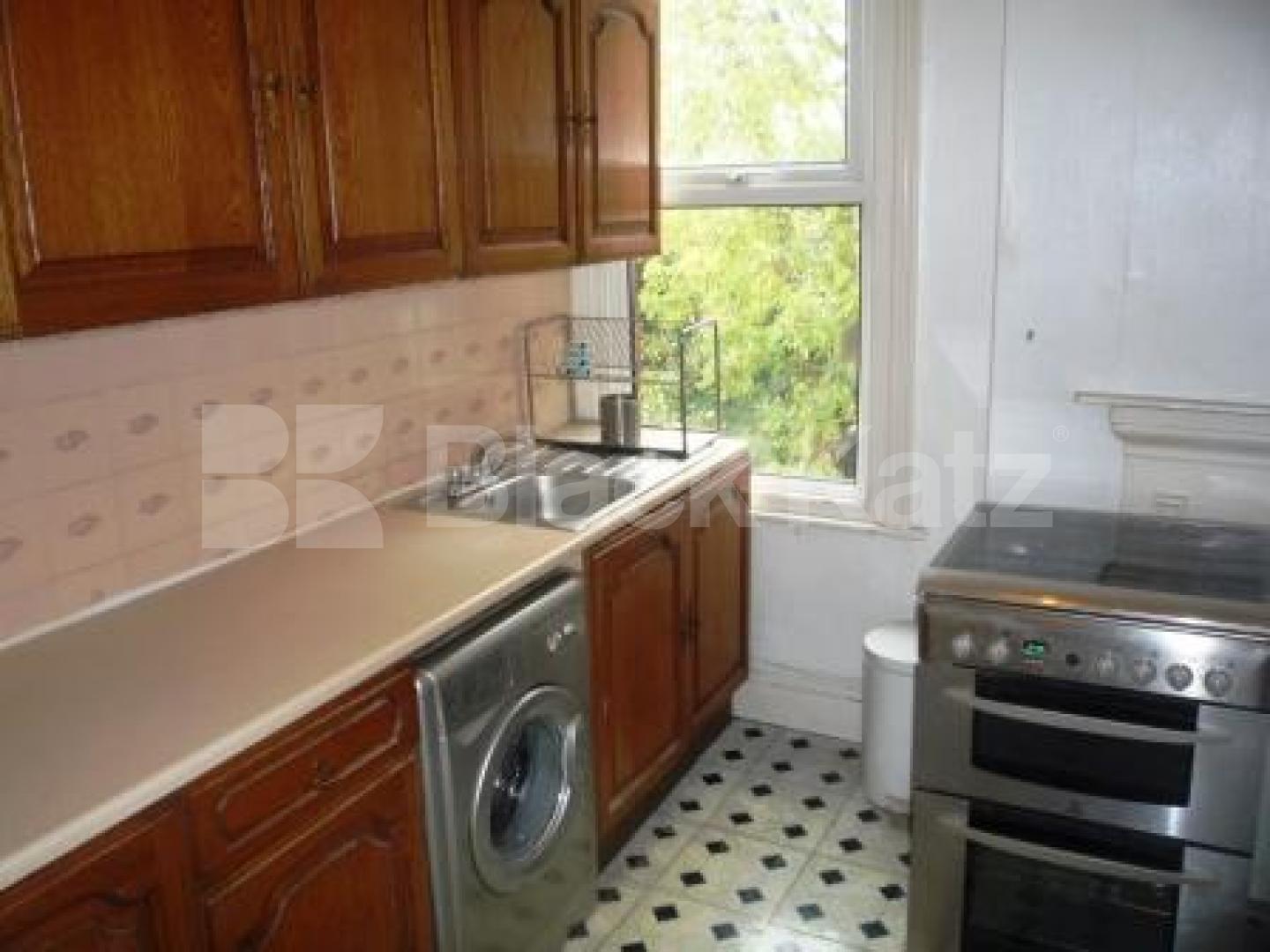 			NEW INSTRUCTION!, 2 Bedroom, 1 bath, 1 reception Flat			 Redston Road, CROUCH END N8