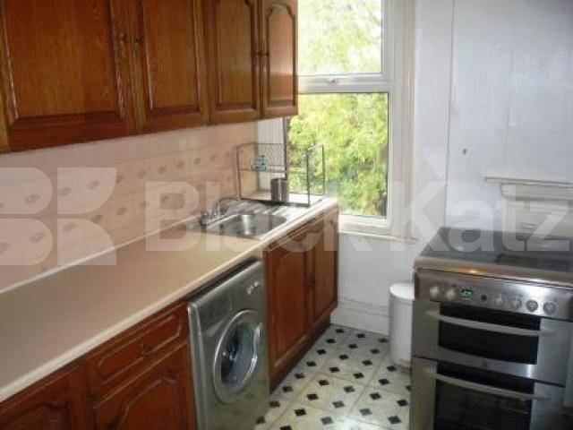 			NEW INSTRUCTION!, 2 Bedroom, 1 bath, 1 reception Flat			 Redston Road, CROUCH END N8