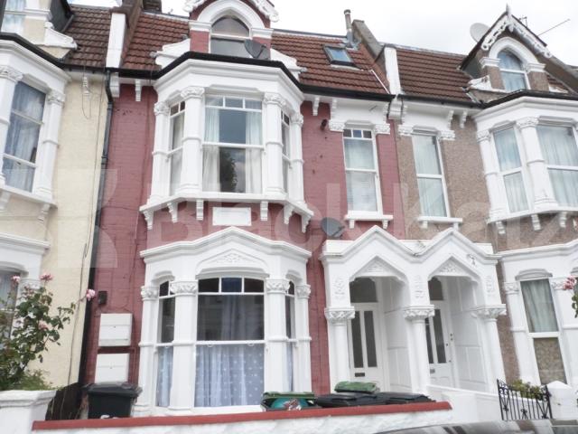 			Stunning Property !, 2 Bedroom, 1 bath, 1 reception Flat			 LAUSANNE ROAD, HARINGEY LADDER