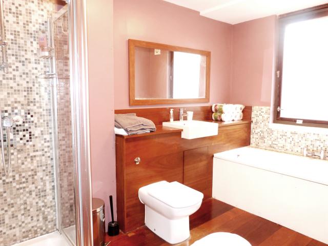 			NEW INSTRUCTION (Private Garden), 3 Bedroom, 1 bath, 1 reception Apartment			 Great Western Road, Westbourne Park