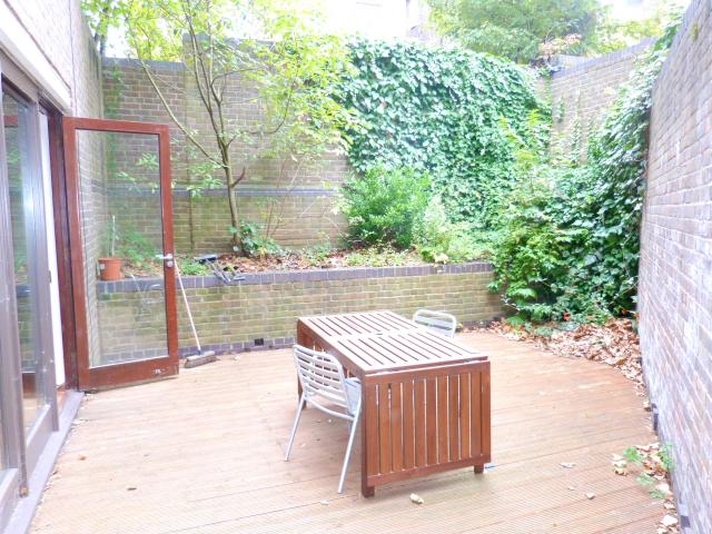 			NEW INSTRUCTION (Private Garden), 3 Bedroom, 1 bath, 1 reception Apartment			 Great Western Road, Westbourne Park