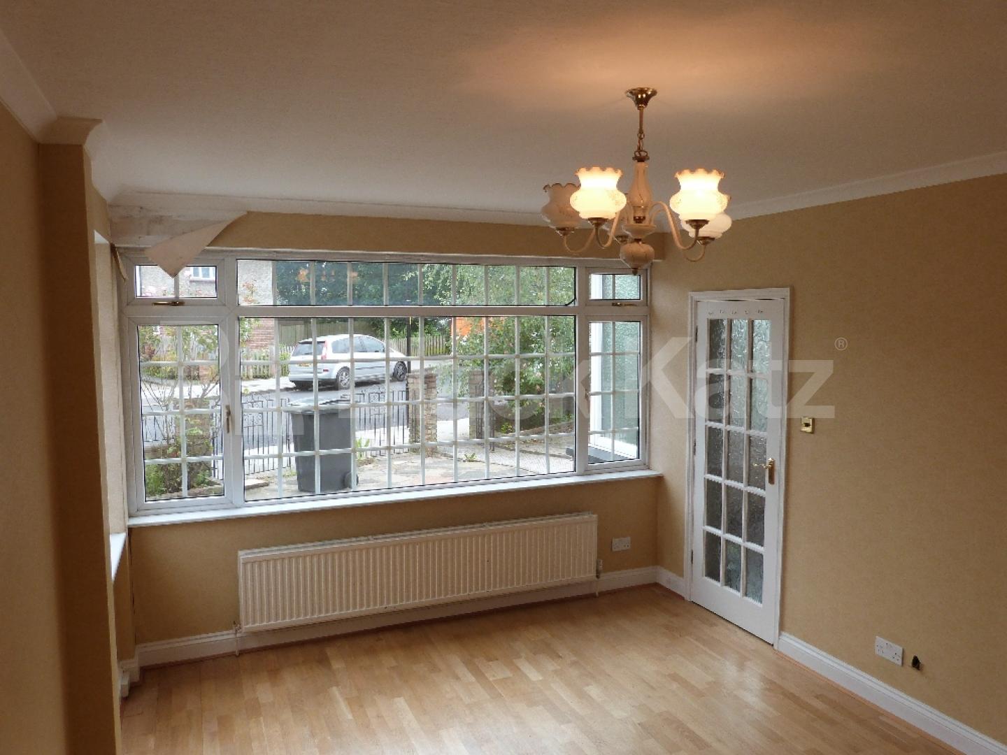 			5 Bedroom, 1 bath, 1 reception Detached House			 Rectory Gardens, Crouch End