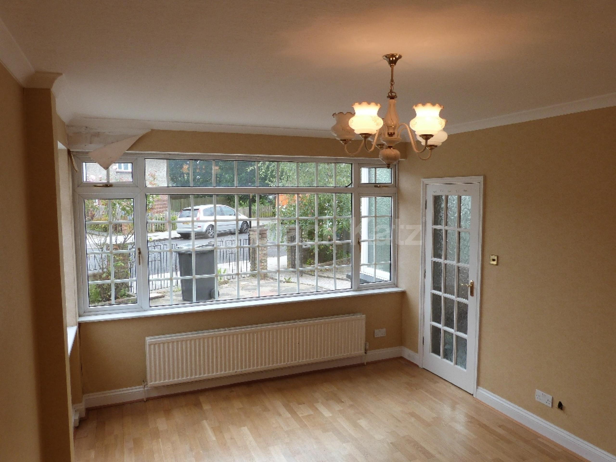 			5 Bedroom, 1 bath, 1 reception Detached House			 Rectory Gardens, Crouch End N8