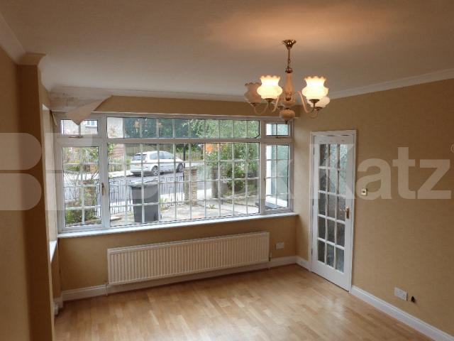 			5 Bedroom, 1 bath, 1 reception Detached House			 Rectory Gardens, Crouch End
