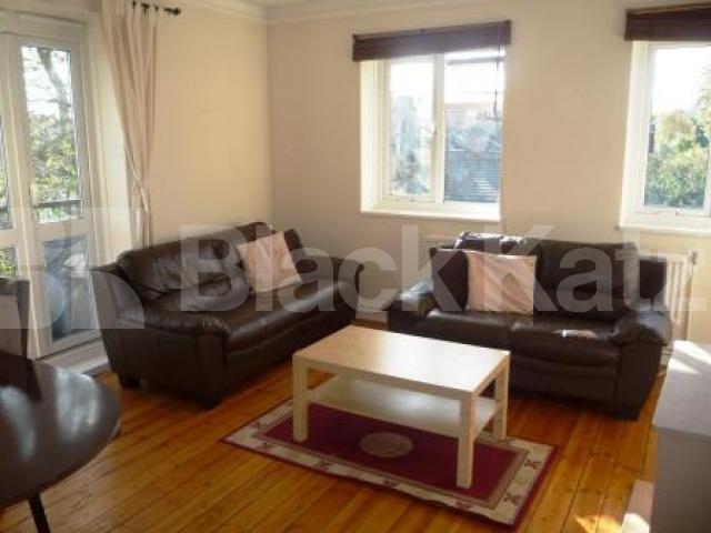 			NEW ON THE MARKET!!!, 3 Bedroom, 1 bath, 1 reception Flat			 Oak Lane, EAST FINCHLEY