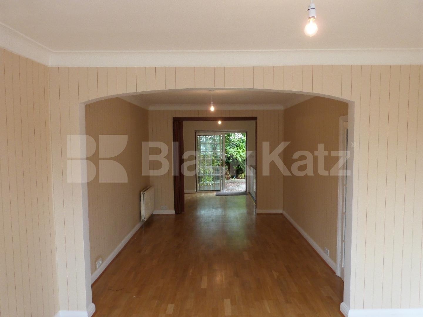 			5 Bedroom, 1 bath, 1 reception Detached House			 Rectory Gardens, Crouch End