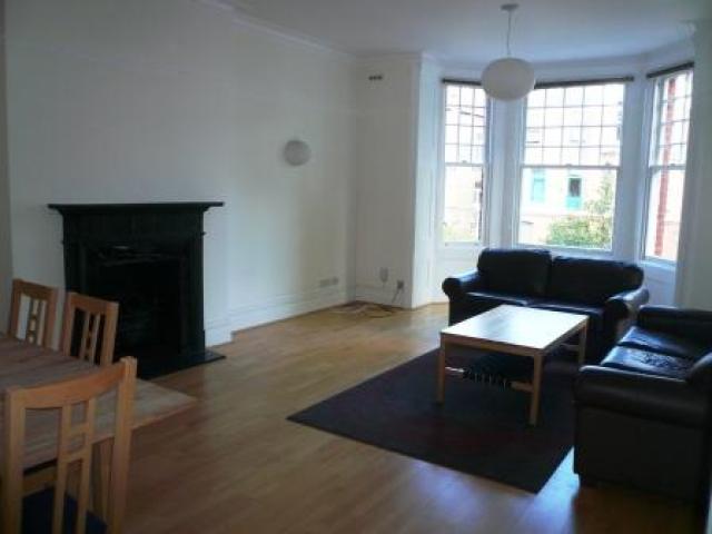 			3 Bedroom, 1 bath, 1 reception Flat			 Compayne Gardens, WEST HAMPSTEAD
