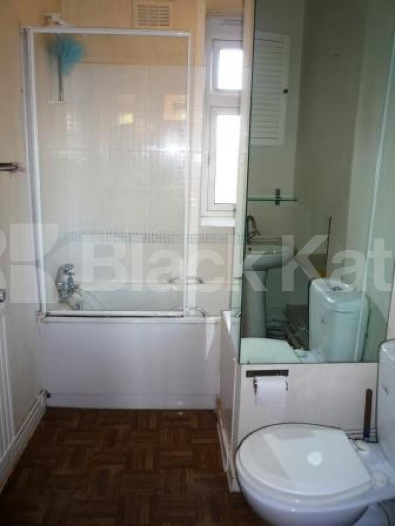 			NEW ON THE MARKET!!!, 3 Bedroom, 1 bath, 1 reception Flat			 Oak Lane, EAST FINCHLEY