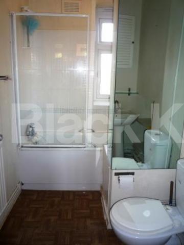 			NEW ON THE MARKET!!!, 3 Bedroom, 1 bath, 1 reception Flat			 Oak Lane, EAST FINCHLEY