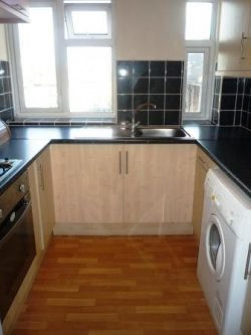 			3 Bedroom, 1 bath, 1 reception Flat			 Oak Lane, EAST FINCHLEY