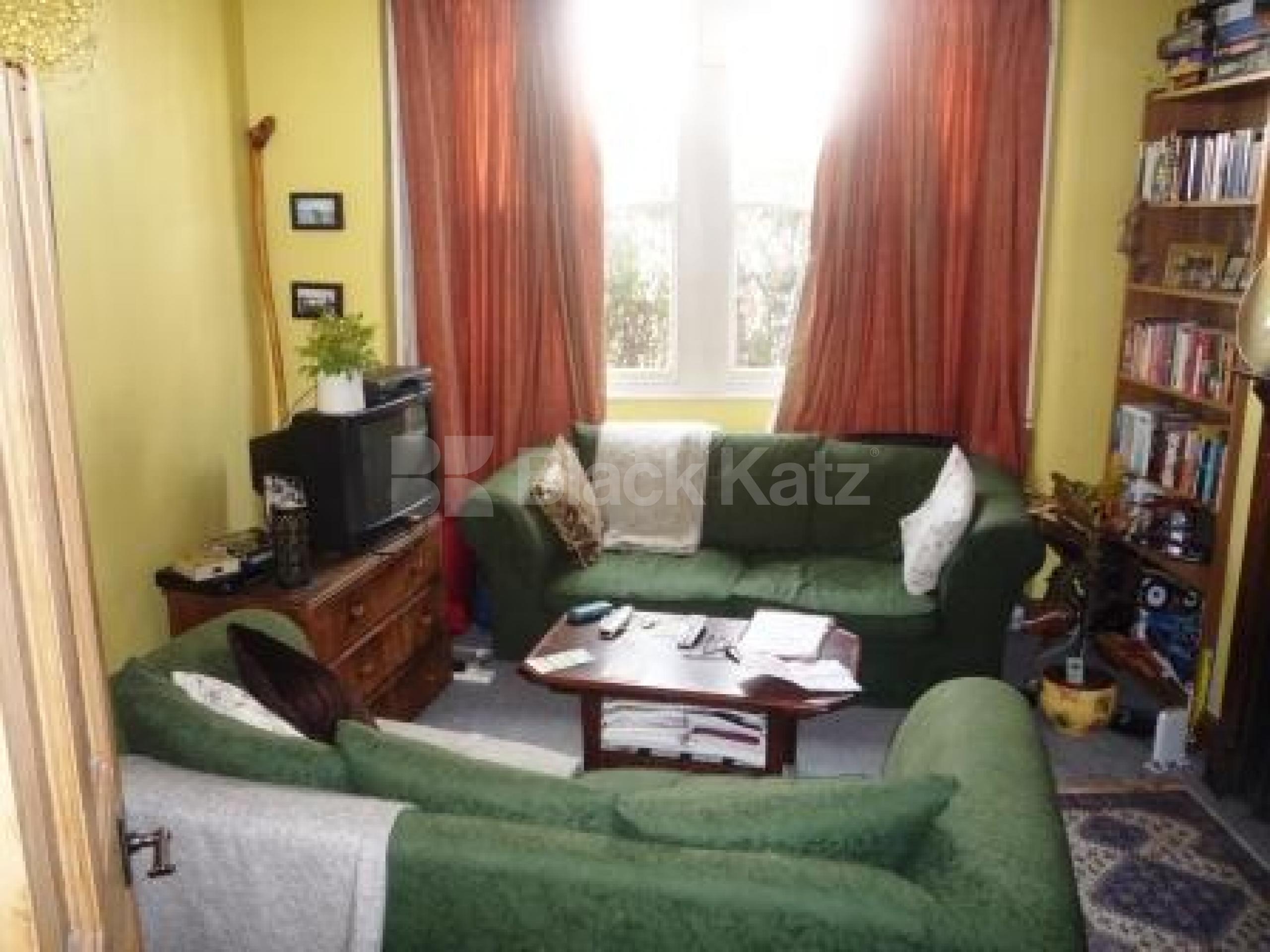 			1 Bedroom, 1 bath, 1 reception Flat			 St. Margarets Avenue, TURNPIKE LANE N15