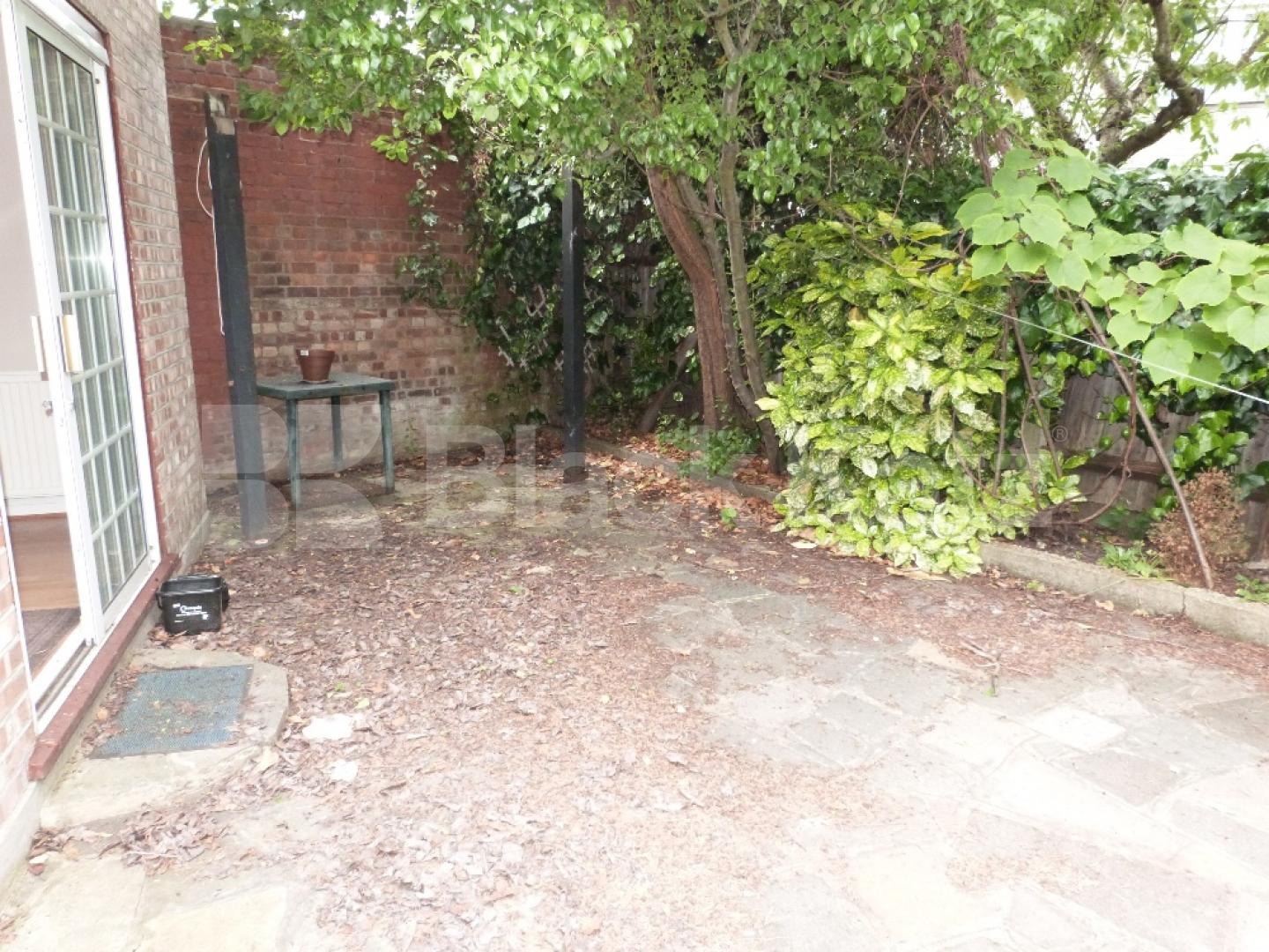 			5 Bedroom, 1 bath, 1 reception Detached House			 Rectory Gardens, Crouch End