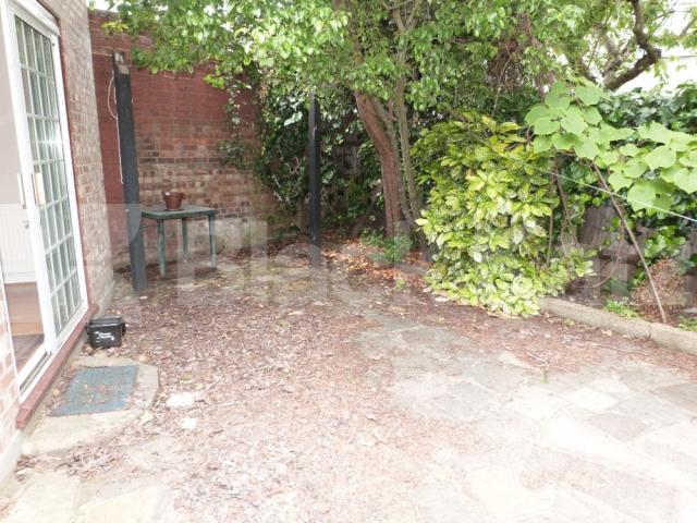 			5 Bedroom, 1 bath, 1 reception Detached House			 Rectory Gardens, Crouch End