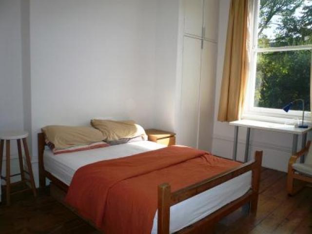 			1 Bedroom, 1 bath, 1 reception Flat			 Brondesbury Road, QUEENS PARK