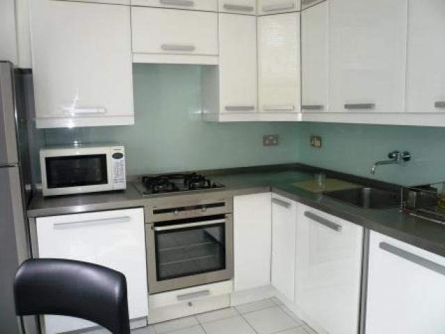 			1 Bedroom, 1 bath, 1 reception Flat			 Brondesbury Road, QUEENS PARK