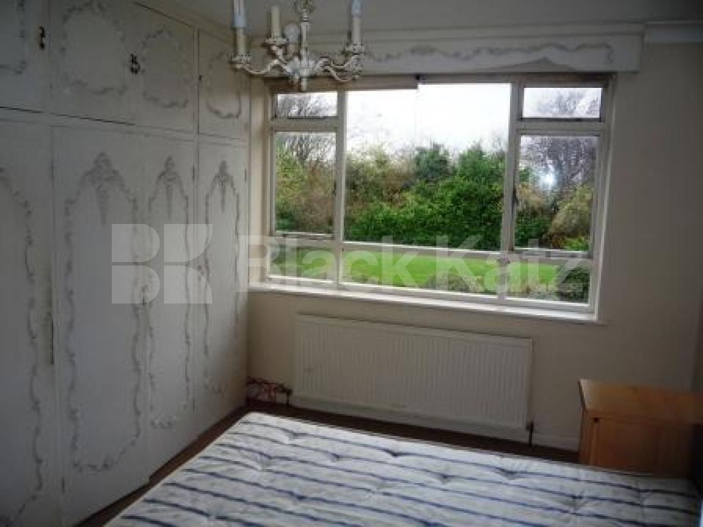 			3 Bedroom, 1 bath, 1 reception Ground Floor Flat			 Creighton Avenue, MUSWELL HILL N10
