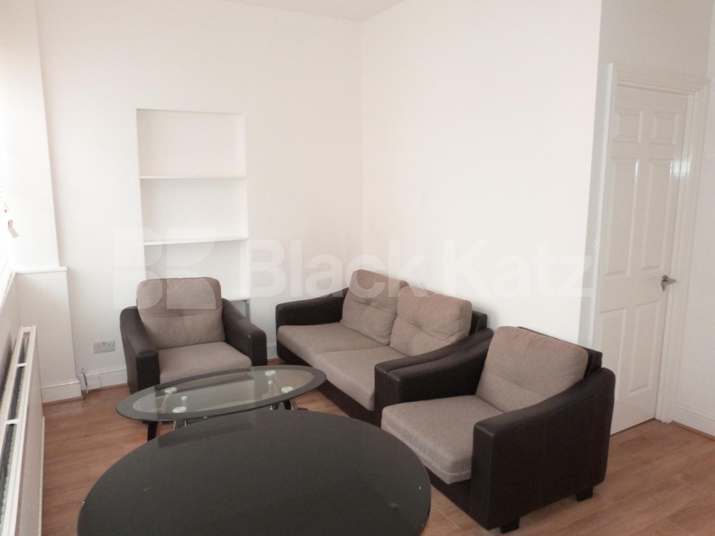 			House in Mews, 3 Bedroom, 1 bath, 1 reception House			 Wightman Road, HARINGEY