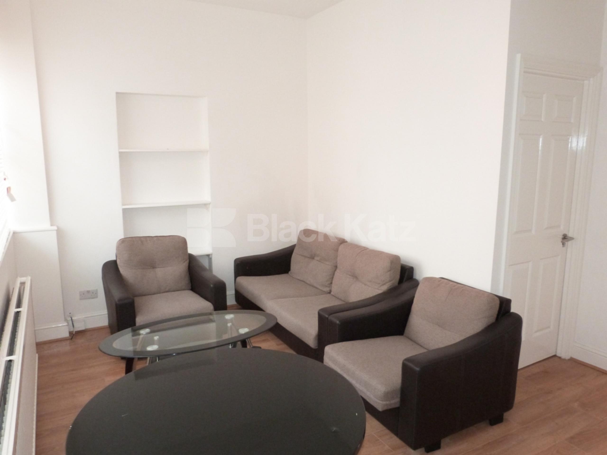 			House in Mews, 3 Bedroom, 1 bath, 1 reception House			 Wightman Road, HARINGEY N8