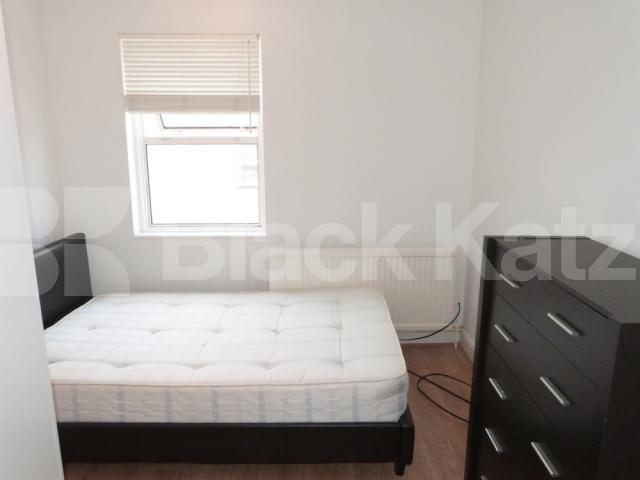 			House in Mews, 3 Bedroom, 1 bath, 1 reception House			 Wightman Road, HARINGEY