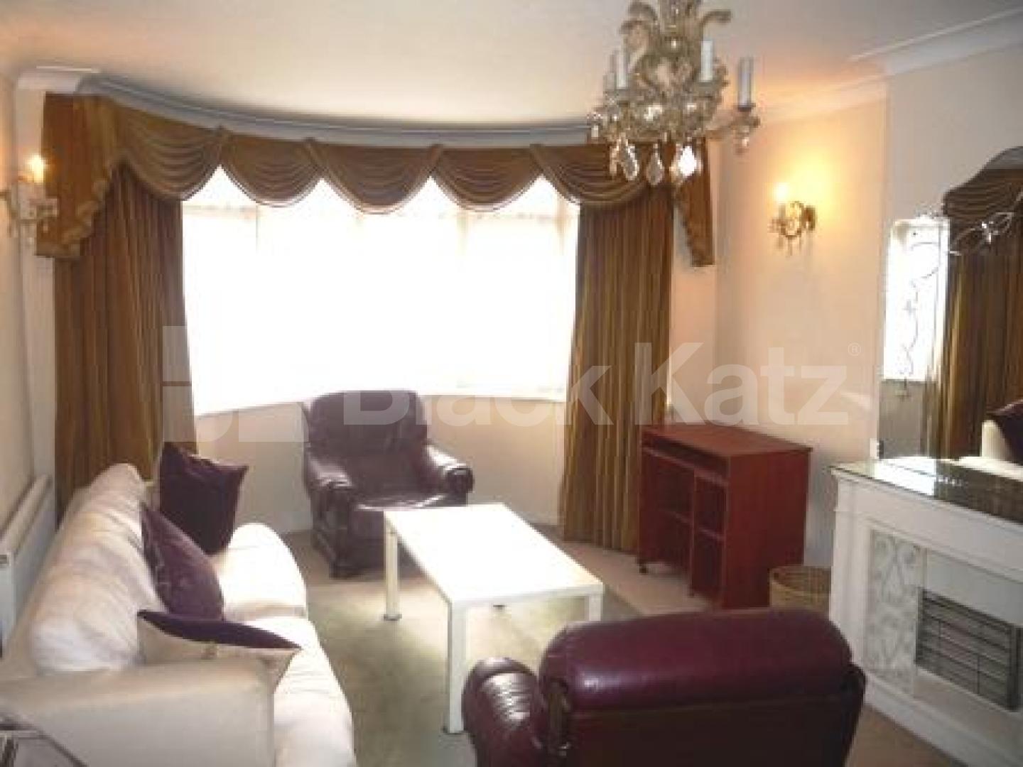 			3 Bedroom, 1 bath, 1 reception Ground Floor Flat			 Creighton Avenue, MUSWELL HILL N10