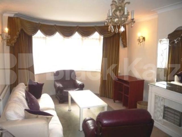 			3 Bedroom, 1 bath, 1 reception Ground Floor Flat			 Creighton Avenue, MUSWELL HILL N10