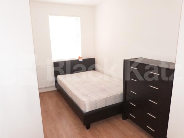 			House in Mews, 3 Bedroom, 1 bath, 1 reception House			 Wightman Road, HARINGEY