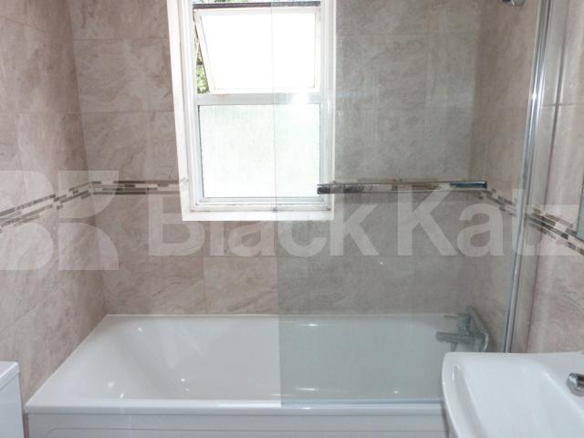 			House in Mews, 3 Bedroom, 1 bath, 1 reception House			 Wightman Road, HARINGEY