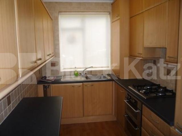 			3 Bedroom, 1 bath, 1 reception Ground Floor Flat			 Creighton Avenue, MUSWELL HILL N10