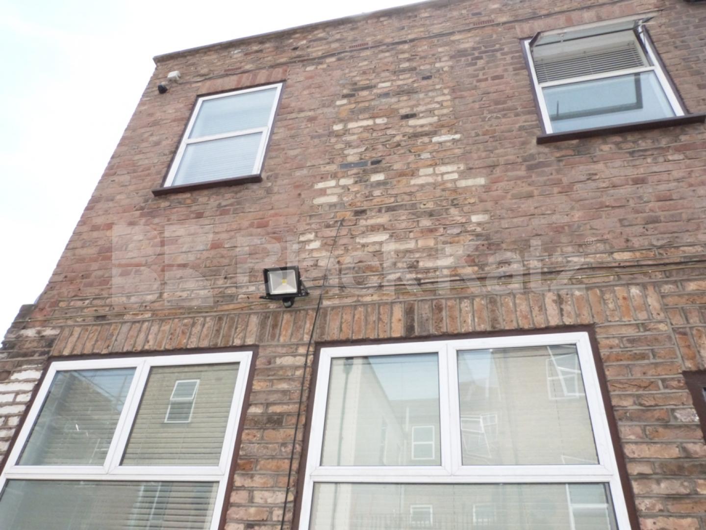 			House in Mews, 3 Bedroom, 1 bath, 1 reception House			 Wightman Road, HARINGEY