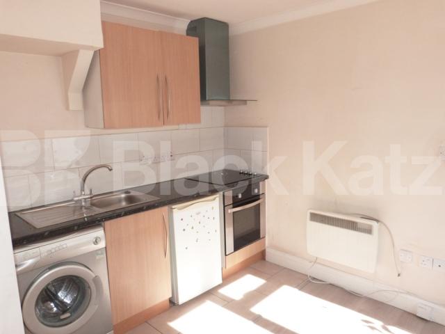 			Studio Apartment, 1 bath, 1 reception Studio			 Hornsey High Street, Hornsey