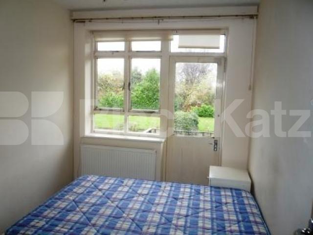 			3 Bedroom, 1 bath, 1 reception Ground Floor Flat			 Creighton Avenue, MUSWELL HILL N10