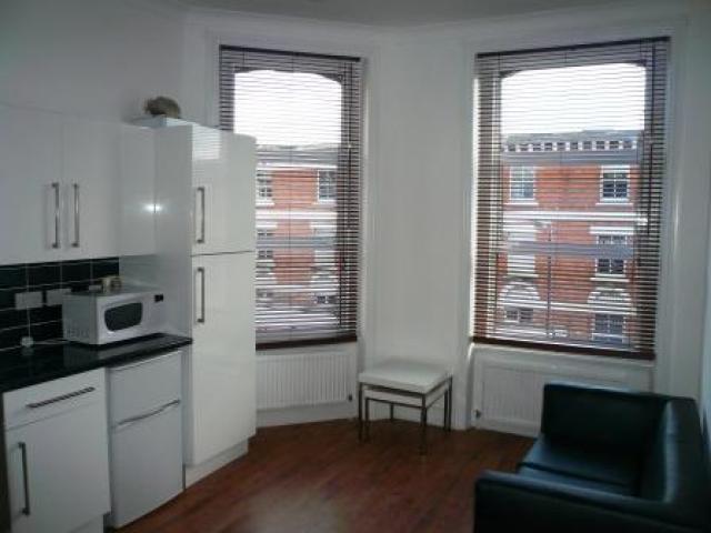 			2 Bedroom, 1 bath, 1 reception Flat			 Kilburn High Road, KILBURN